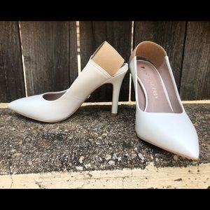 Shoes of Prey cream heel/pumps, size 3W